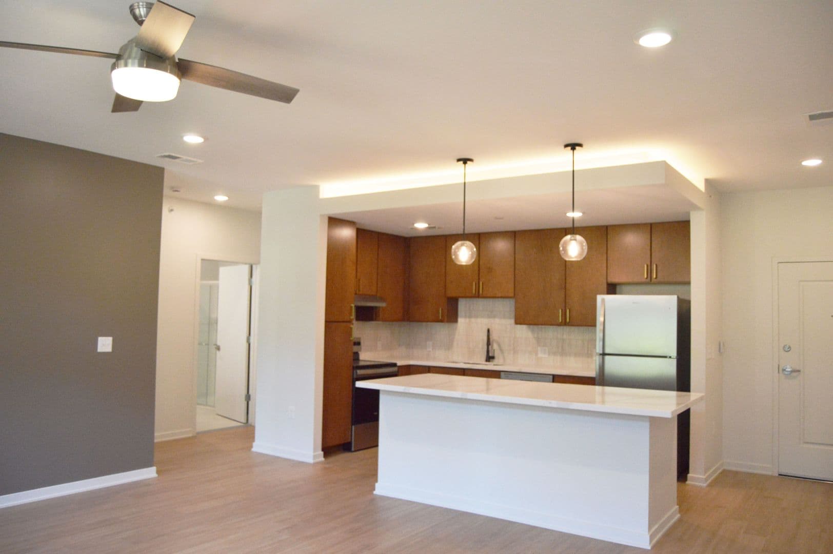 Alexandria Apartment: 716 Darling Ave