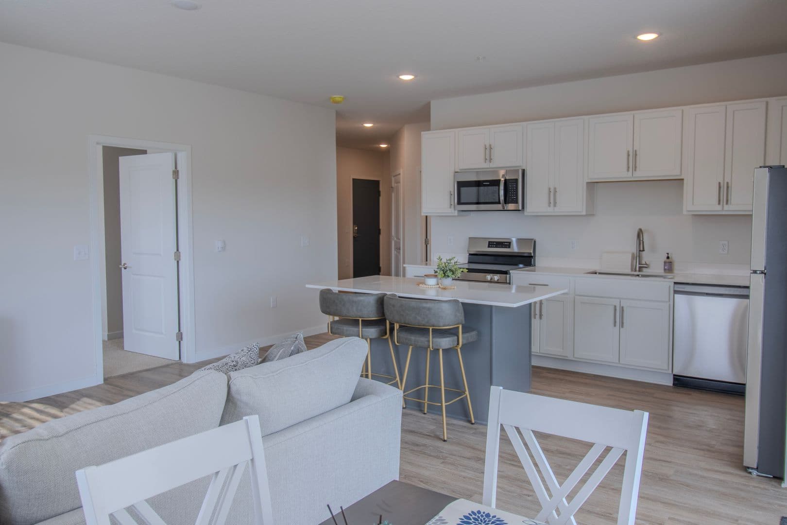 Annandale Apartment: 160 Ash Street East