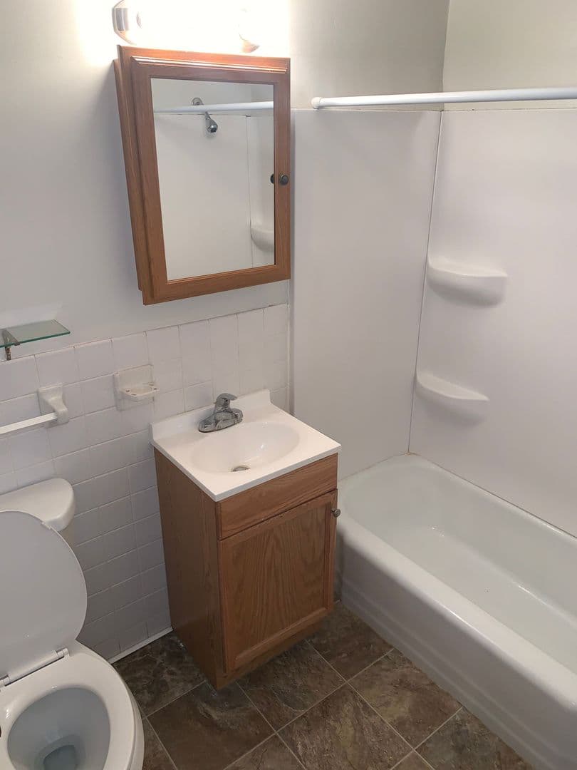 Sauk Rapids Apartment: 107 3rd Ave S