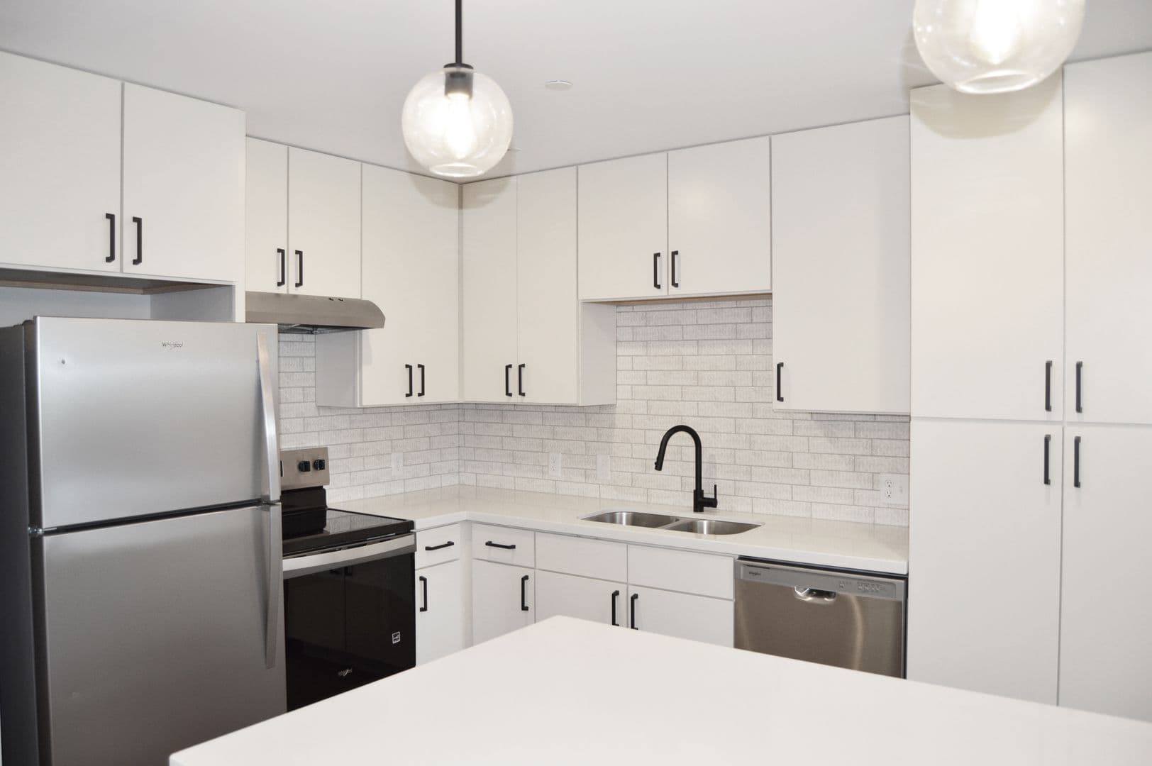 Alexandria Apartment: 716 Darling Ave