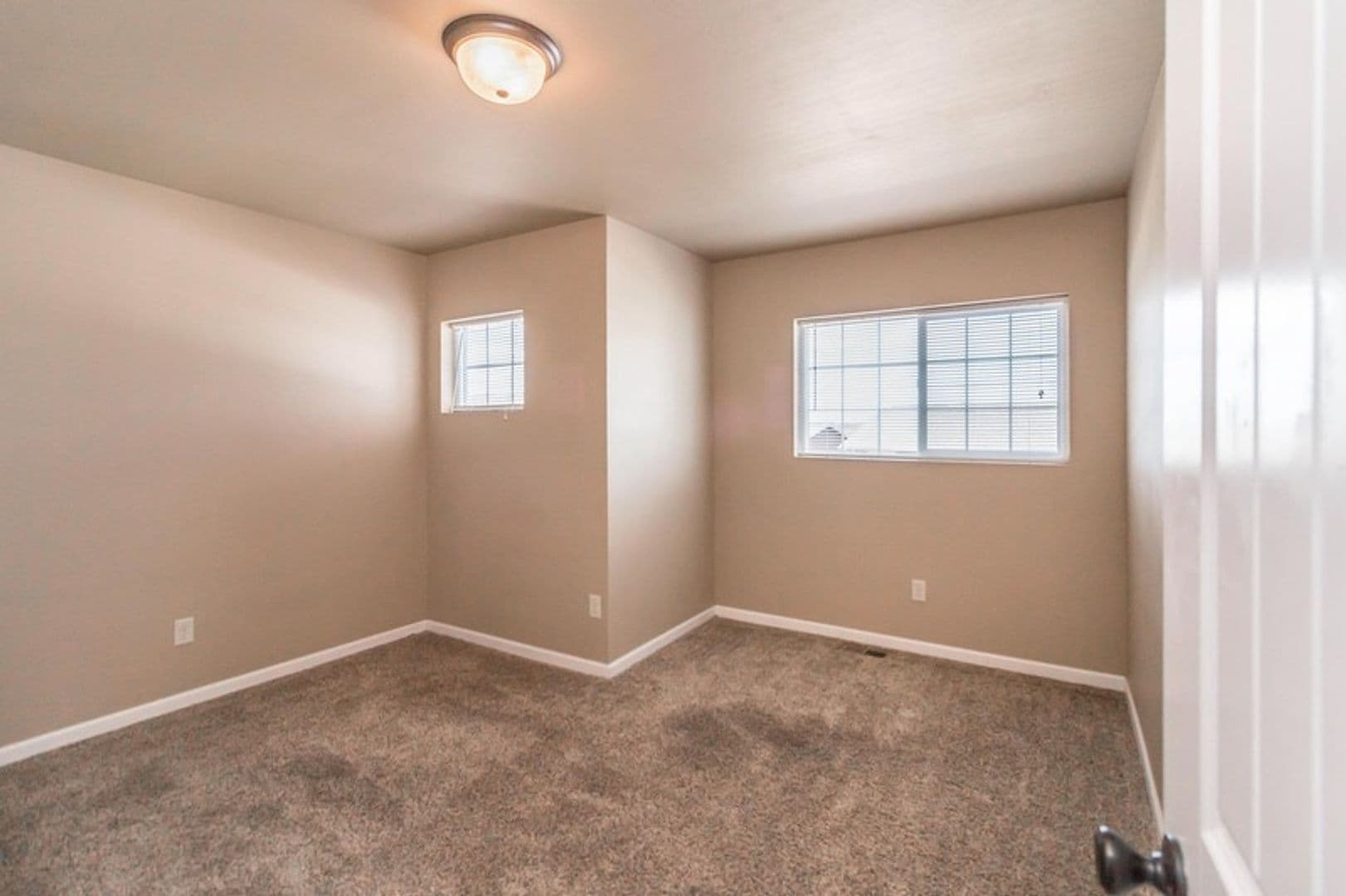 Dickinson Apartment: 2051 Yellowstone Cir