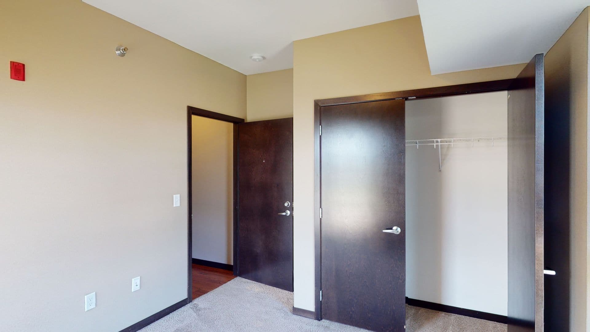 Eau Claire Apartment: 2851 Hendrickson Dr