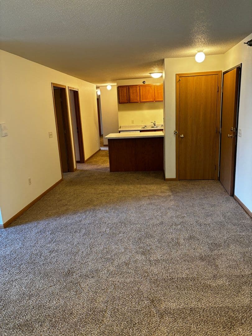 St. Cloud Apartment: 1700 University Dr SE