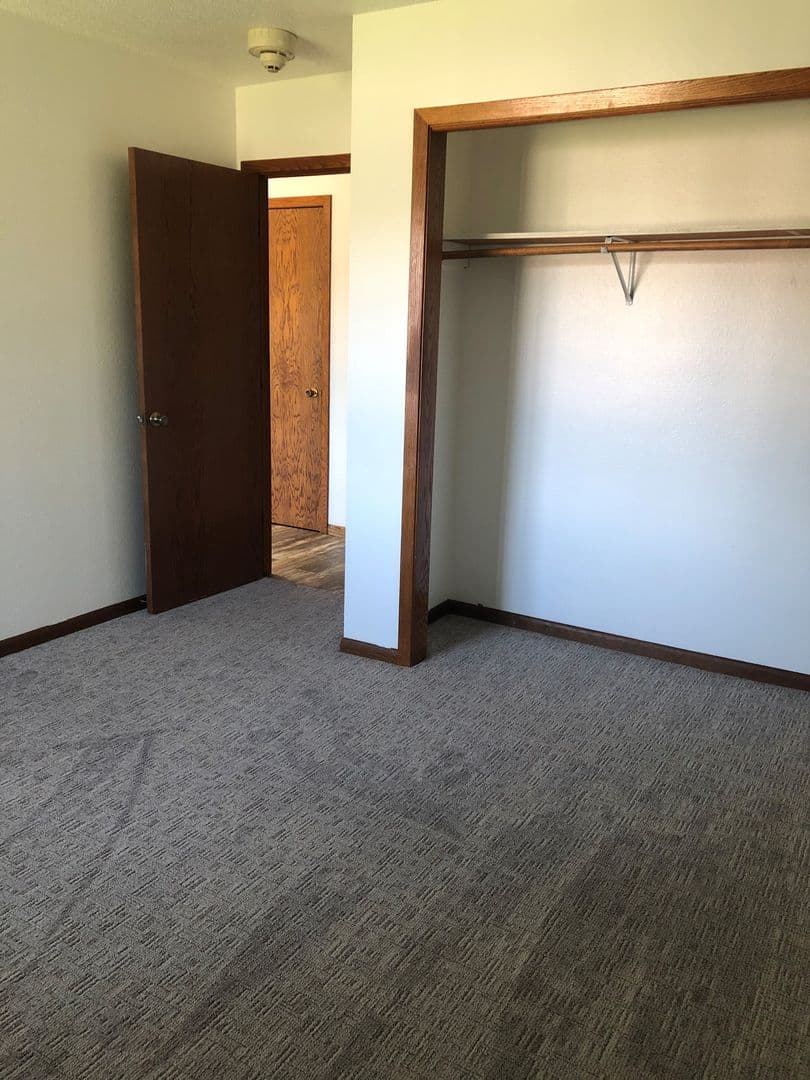 Morris Apartment: 105 Sunnyslope Rd
