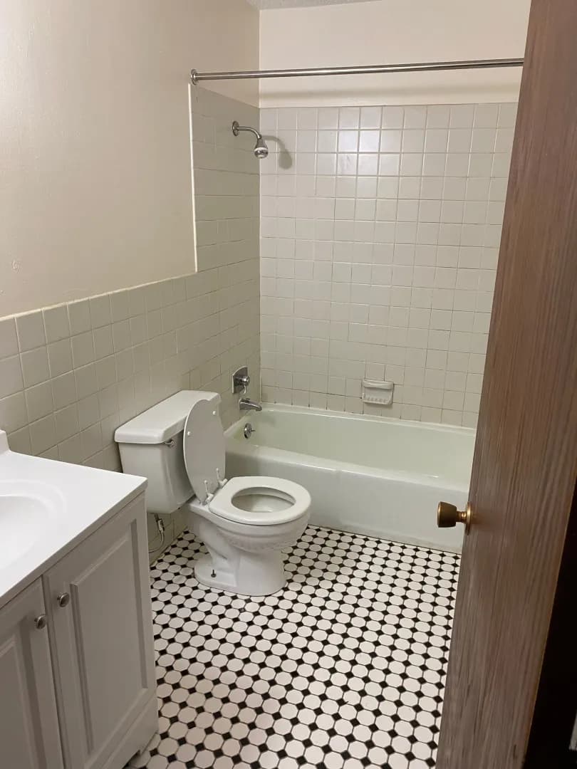 St. Cloud Apartment: 344 33rd Ave N