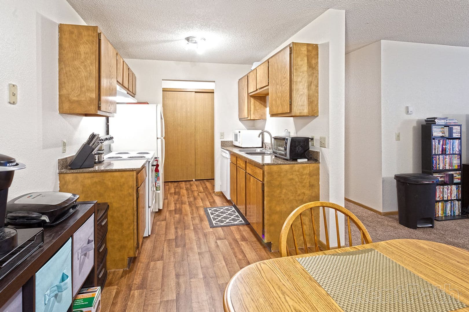 Monticello Apartment: 708 E 7th Street