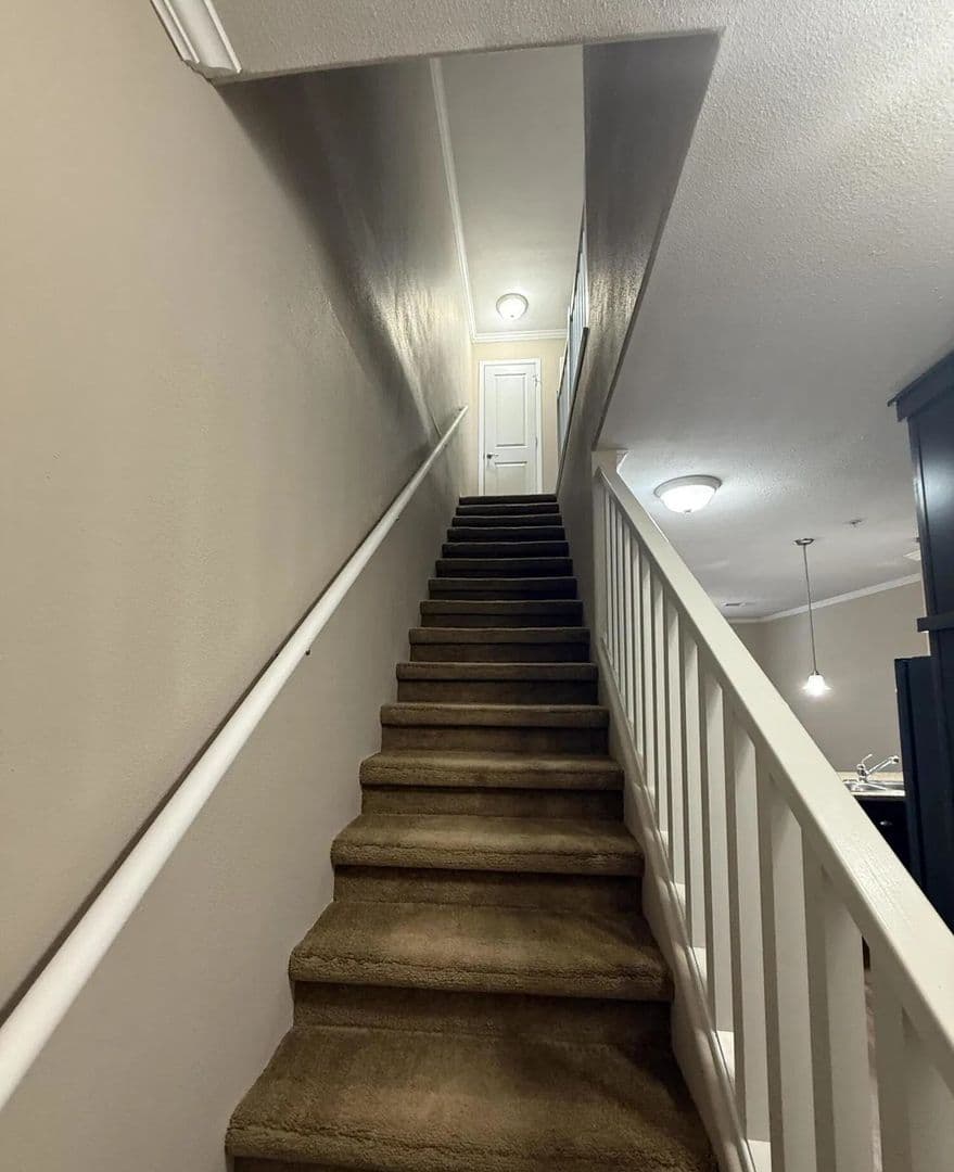 Watford CIty Townhome: 120 4th Ave SE