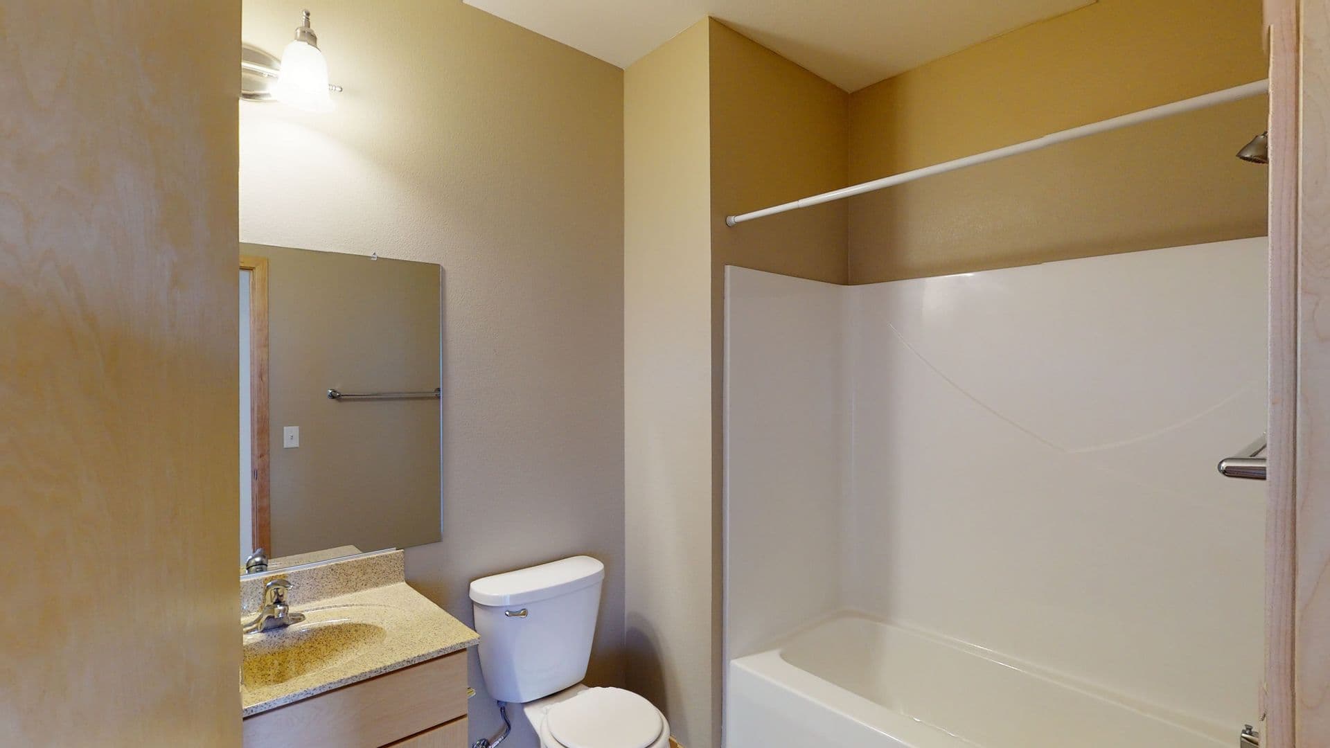 Eau Claire Apartment: 2851 Hendrickson Dr