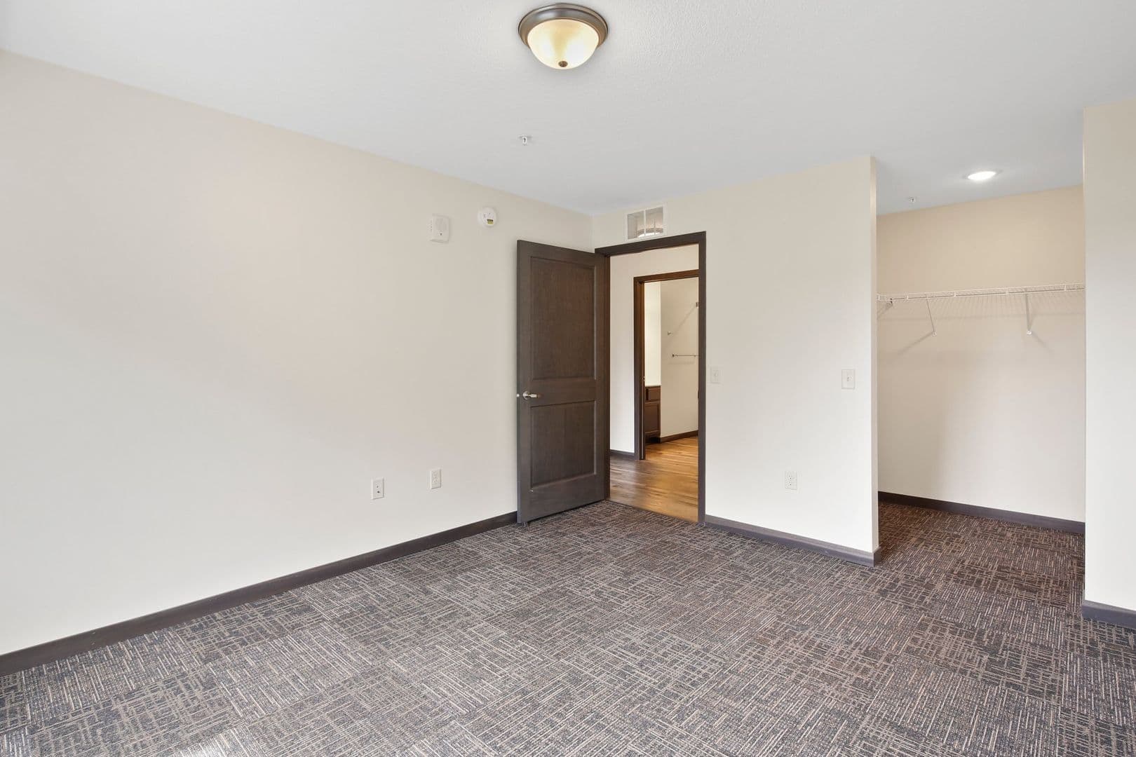 Elk River Apartment: 725 6th St NW