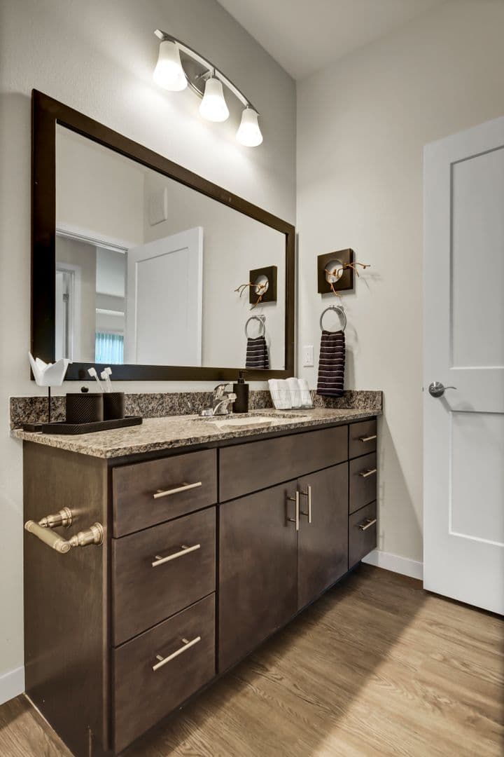 Rogers Apartment: 13650 Marshview Blvd.