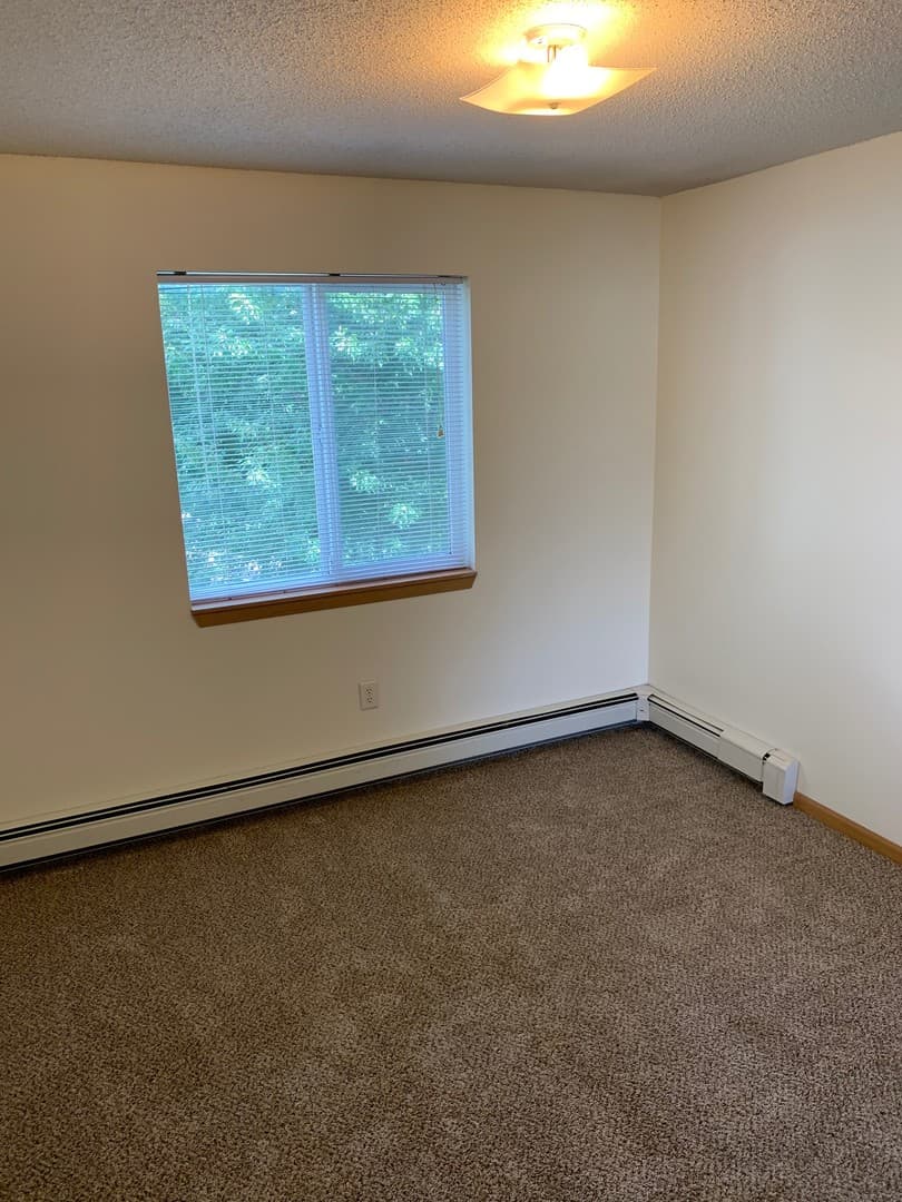 St. Cloud Apartment: 1700 University Dr SE