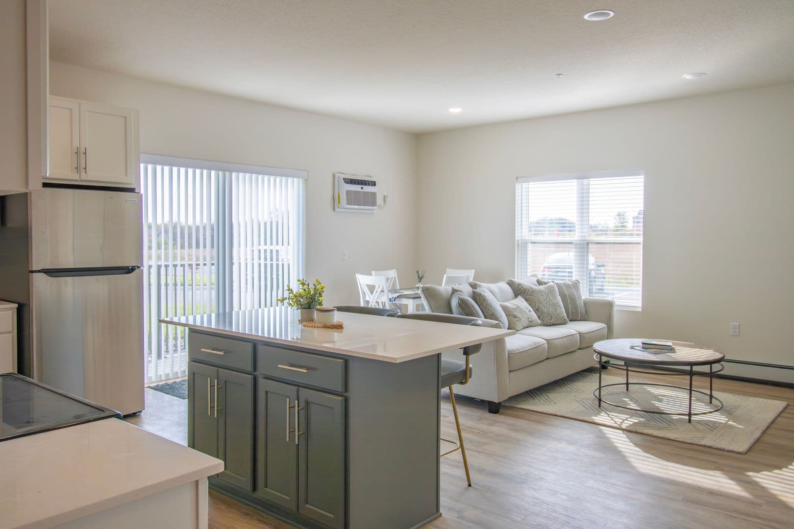 Annandale Apartment: 160 Ash Street East