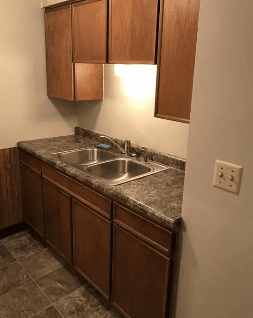 Sauk Rapids Apartment: 107 3rd Ave S