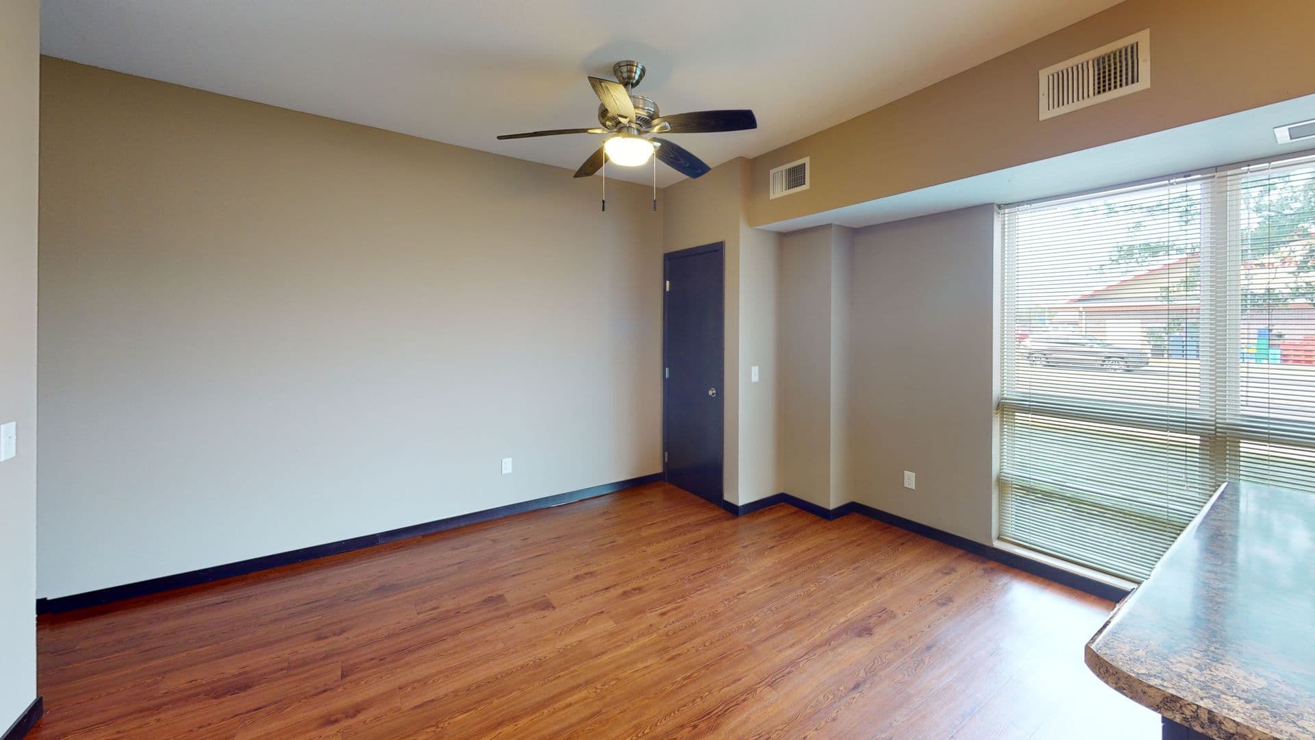 Eau Claire Apartment: 2851 Hendrickson Dr