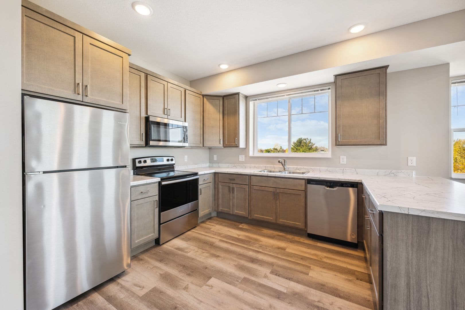 Becker Apartment: 13896 Birdie Lane