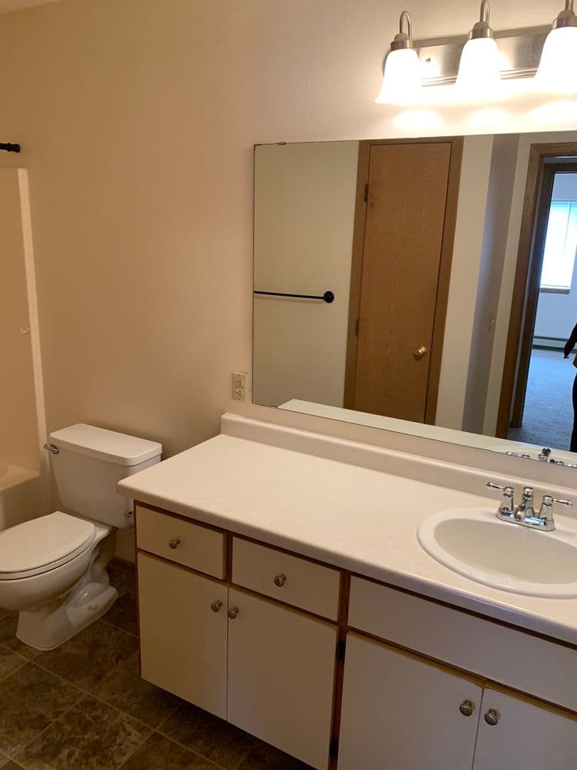 St. Cloud Apartment: 1060 7th St SE