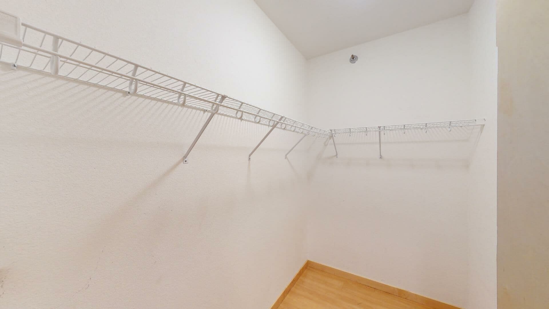 Eau Claire Apartment: 2851 Hendrickson Dr