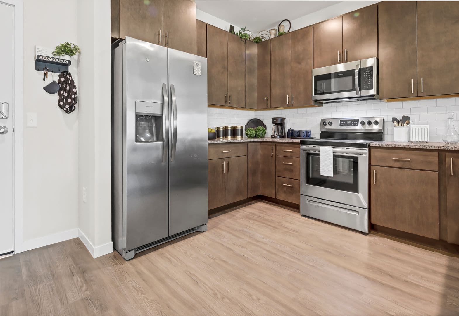 Rogers Apartment: 13650 Marshview Blvd.