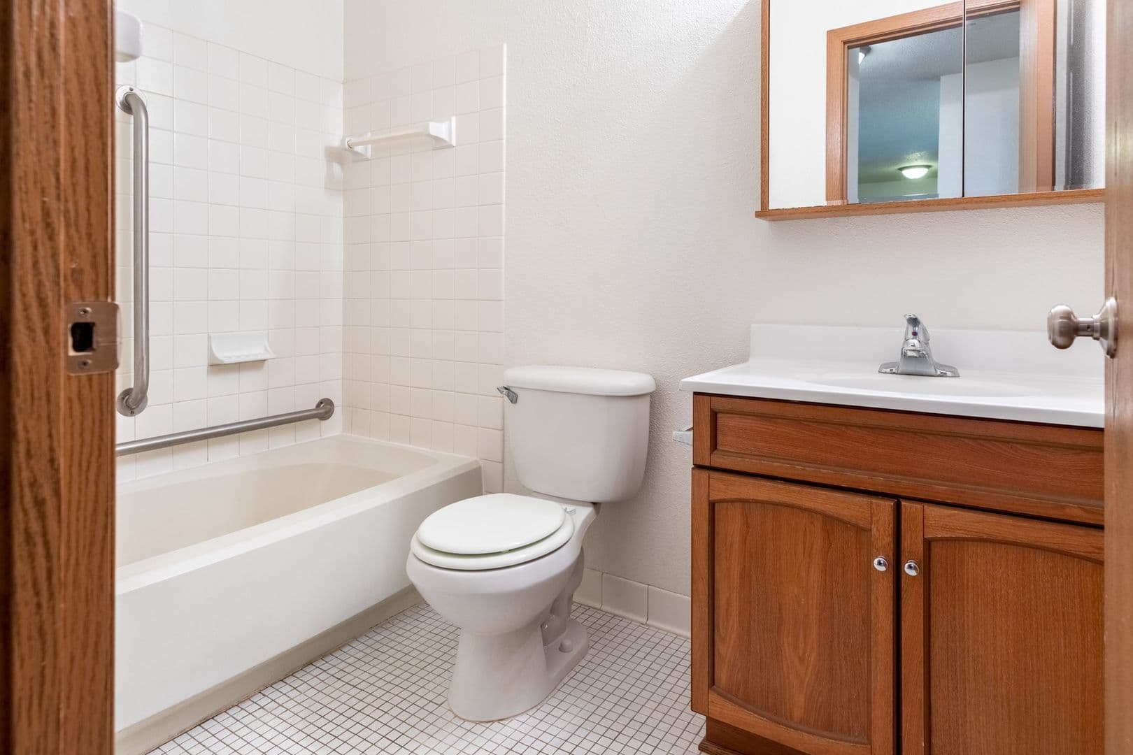 Clearwater Apartment: 825 Ash St