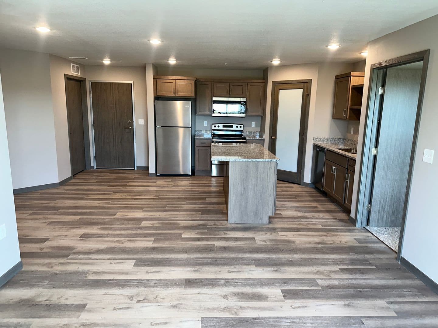 Melrose Apartment: 1250 Railroad Avenue NW