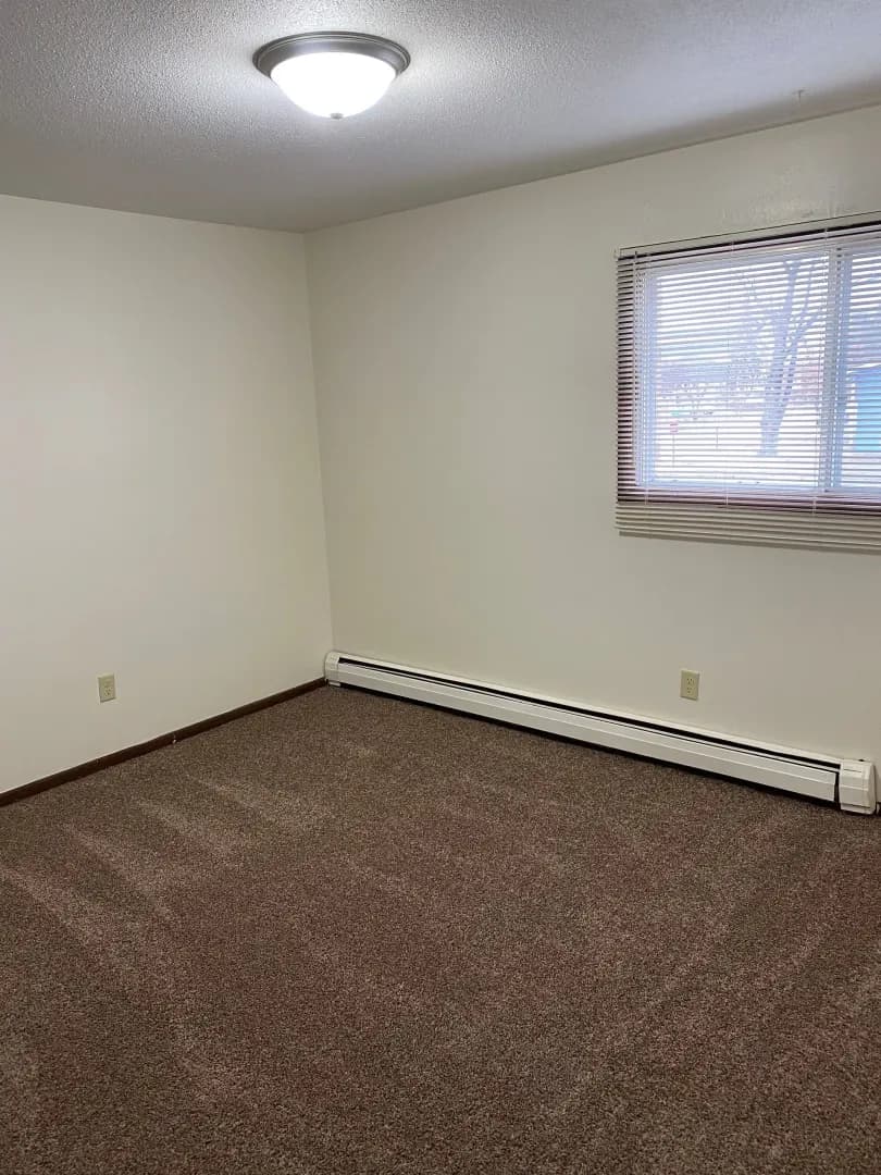 St. Cloud Apartment: 344 33rd Ave N