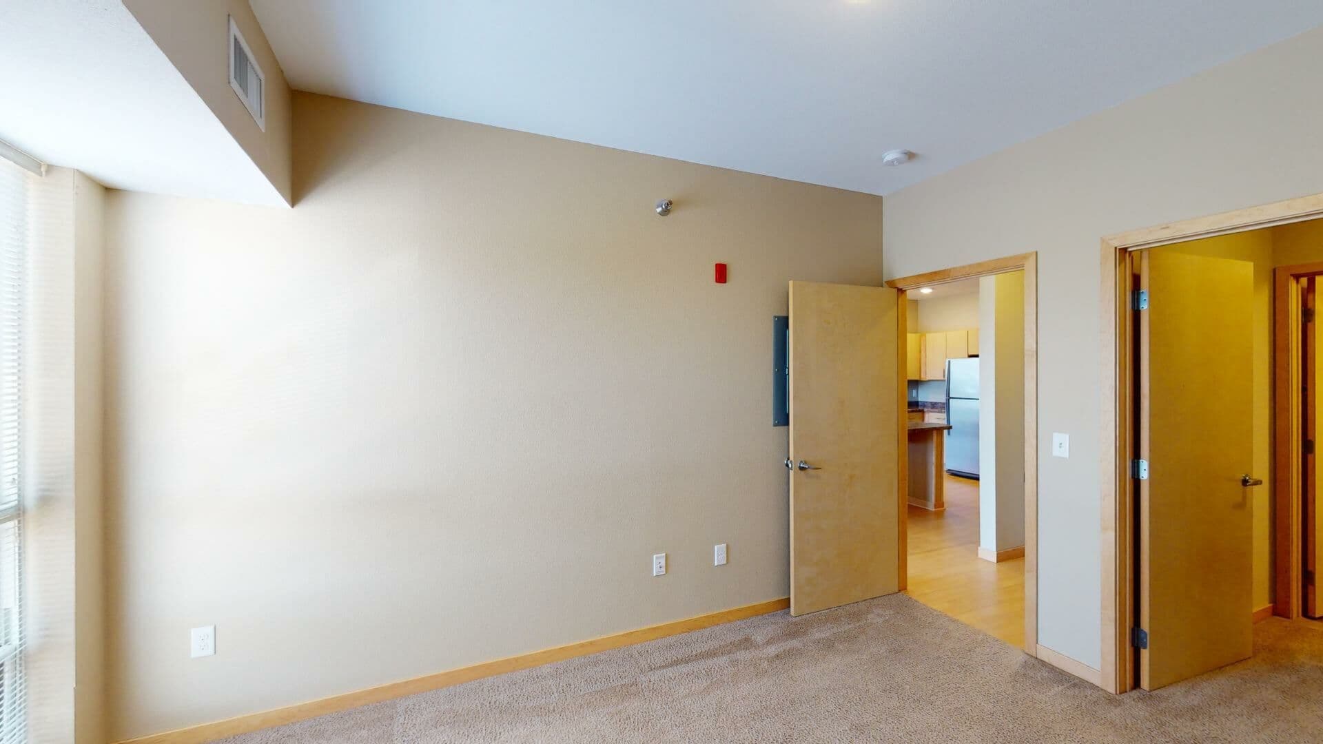 Eau Claire Apartment: 2851 Hendrickson Dr
