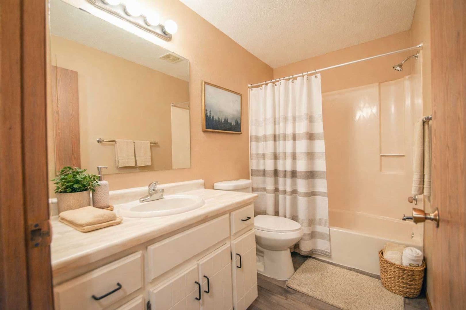 Sauk Rapids Apartment: 307 13th St N
