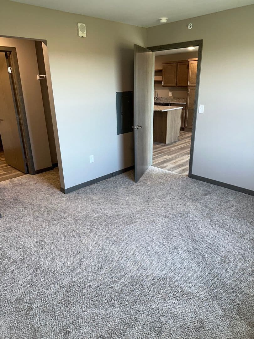 Melrose Apartment: 1250 Railroad Avenue NW