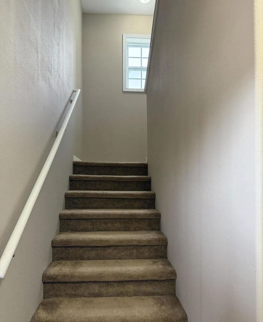 Watford CIty Townhome: 120 4th Ave SE