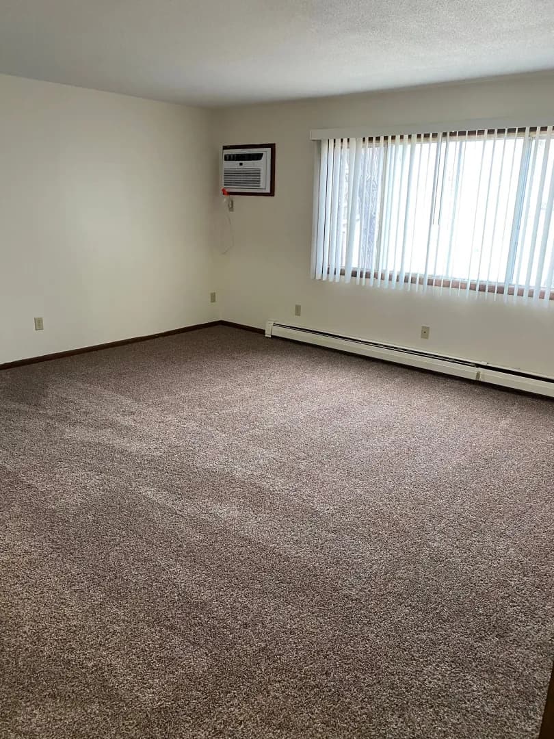 St. Cloud Apartment: 344 33rd Ave N