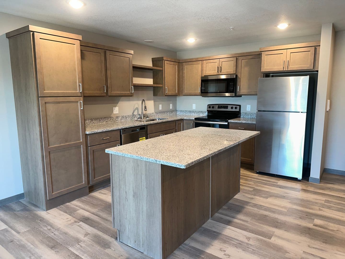 Melrose Apartment: 1250 Railroad Avenue NW
