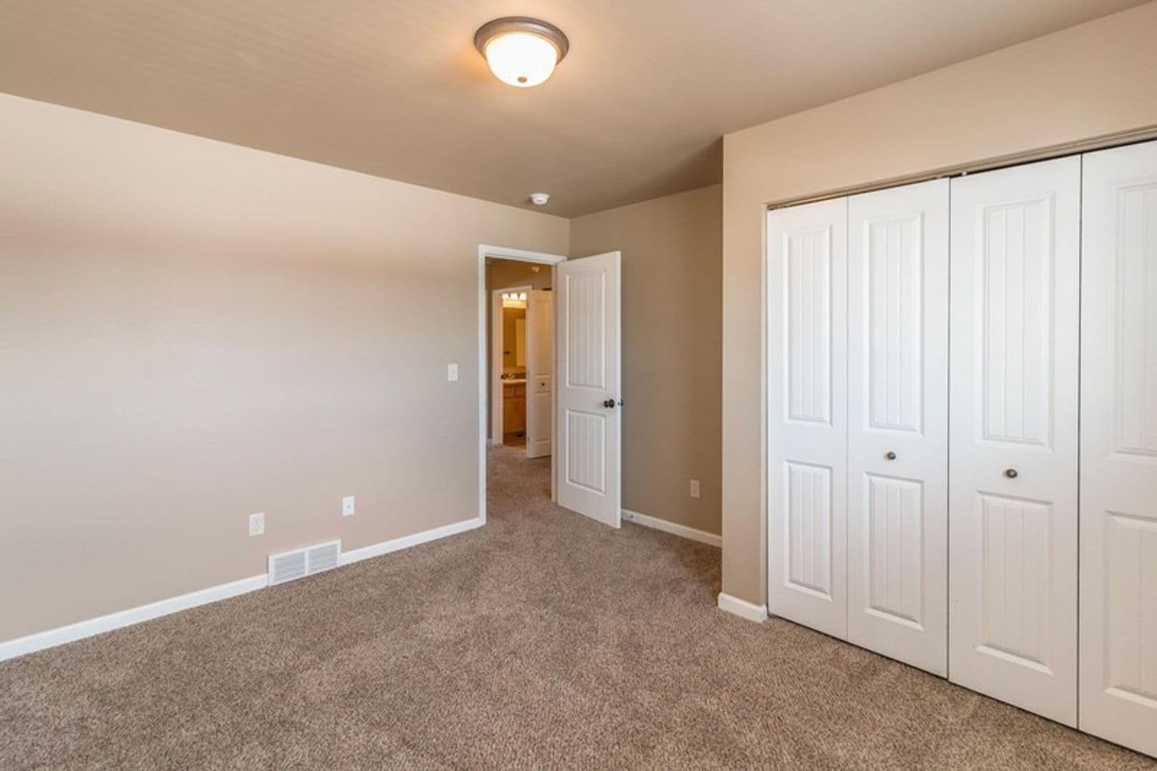 Dickinson Apartment: 2051 Yellowstone Cir