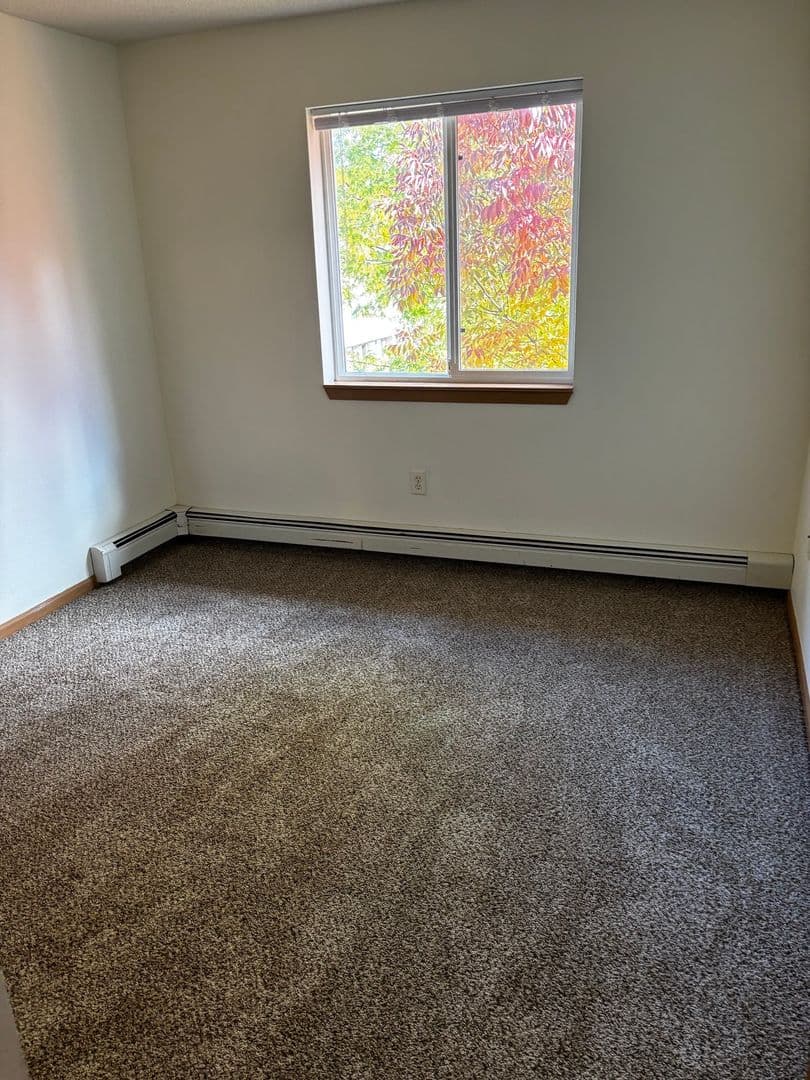 St. Cloud Apartment: 1700 University Dr SE