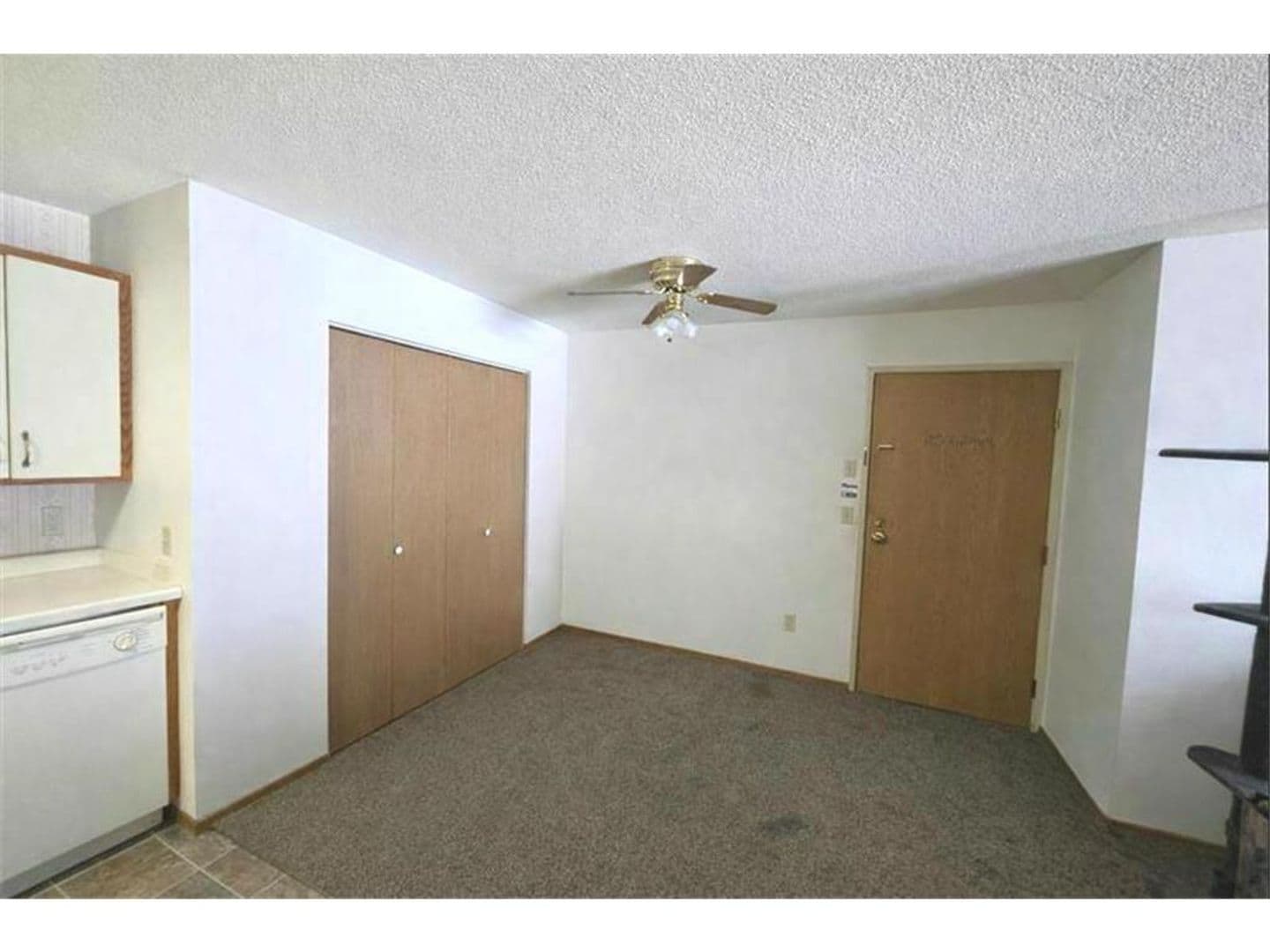 St. Cloud Apartment: 1423 6th St N
