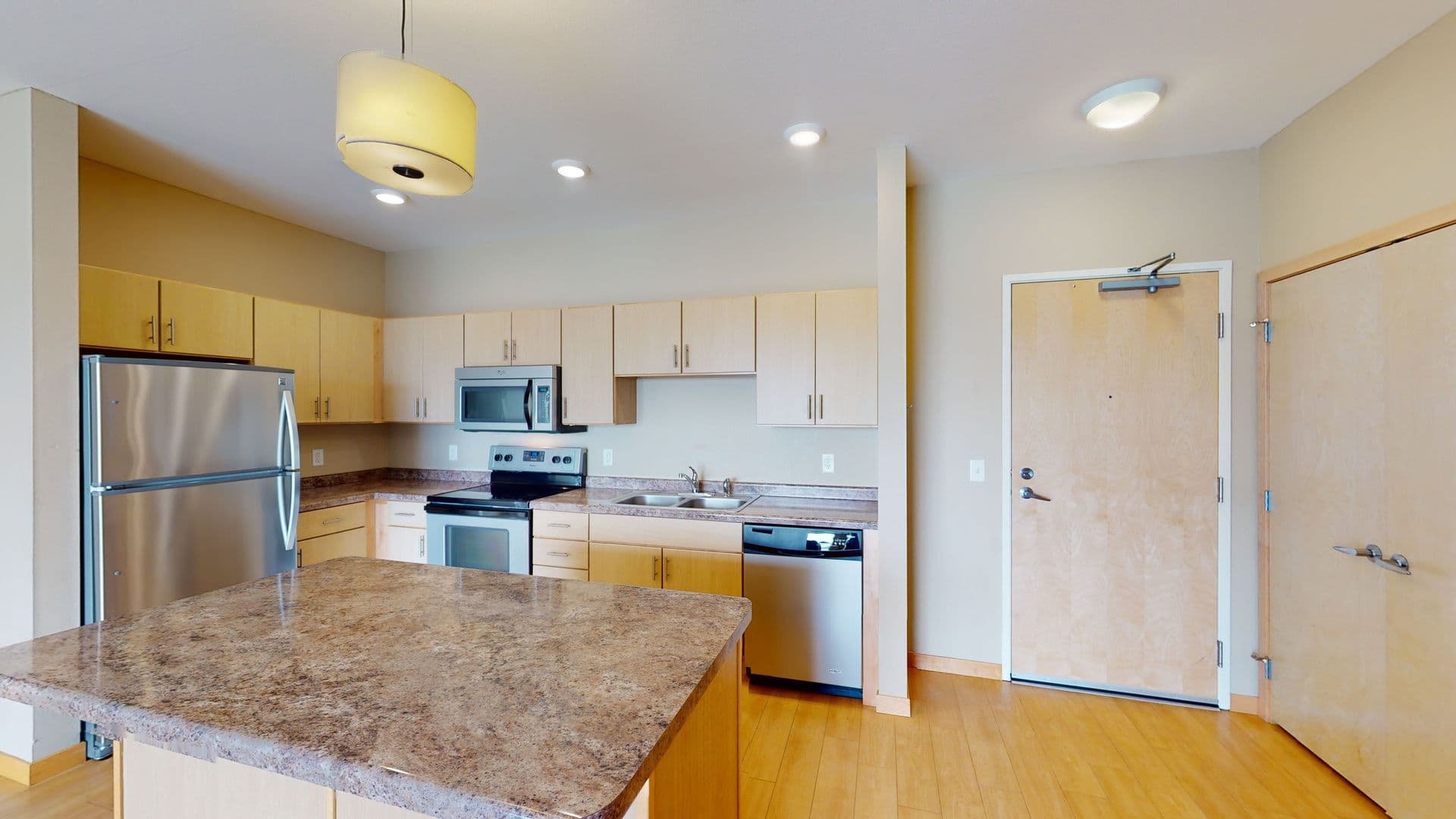 Eau Claire Apartment: 2851 Hendrickson Dr