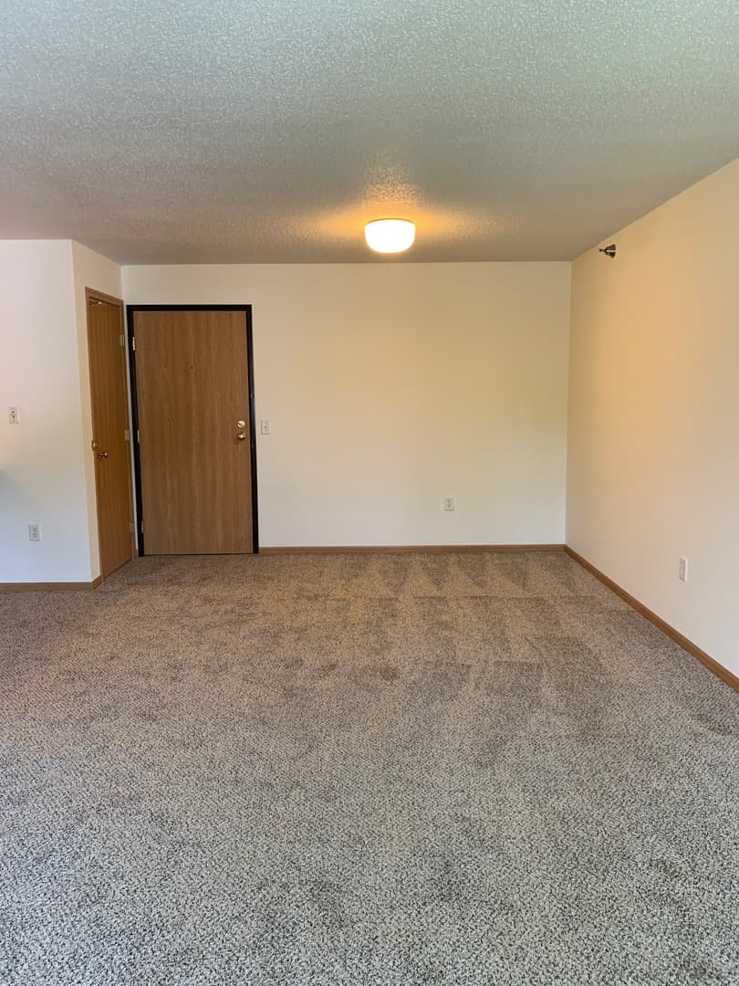 St. Cloud Apartment: 1700 University Dr SE
