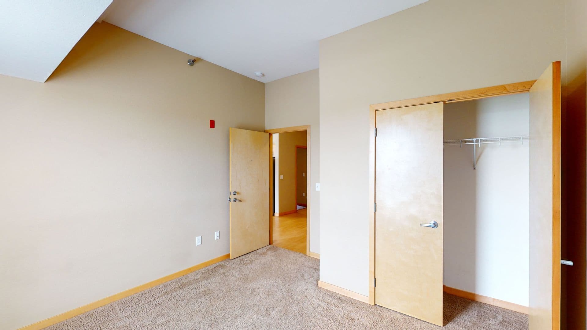 Eau Claire Apartment: 2851 Hendrickson Dr
