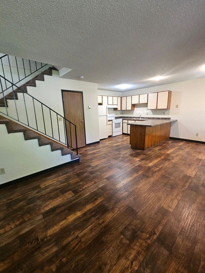 St. Cloud Apartment: 1812 16th St SE