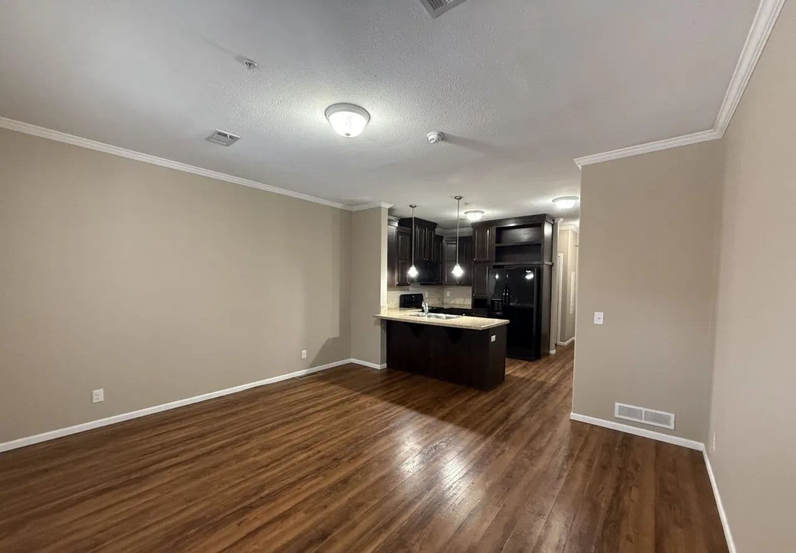 Watford CIty Townhome: 120 4th Ave SE