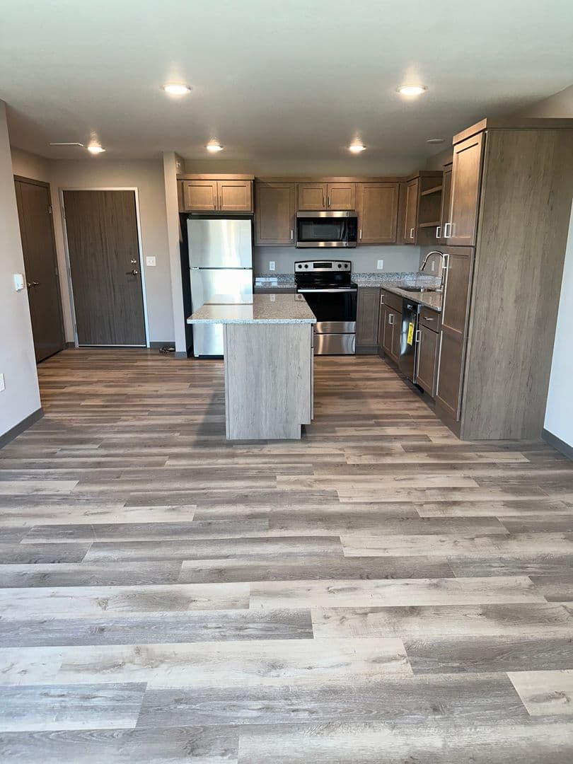Melrose Apartment: 1250 Railroad Avenue NW