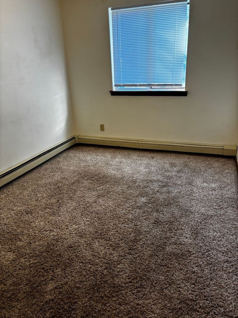 St. Cloud Apartment: 520 15th Ave SE