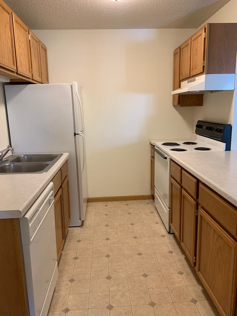 St. Cloud Apartment: 1700 University Dr SE