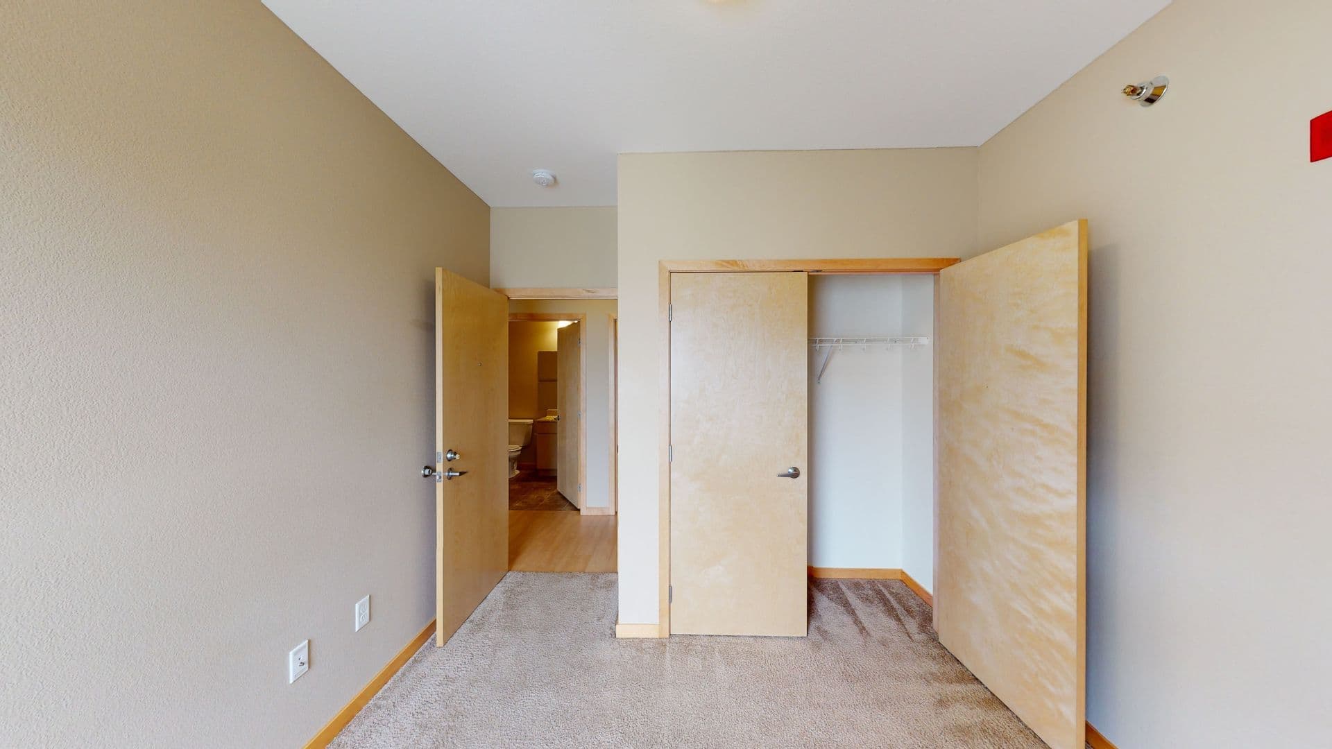 Eau Claire Apartment: 2851 Hendrickson Dr