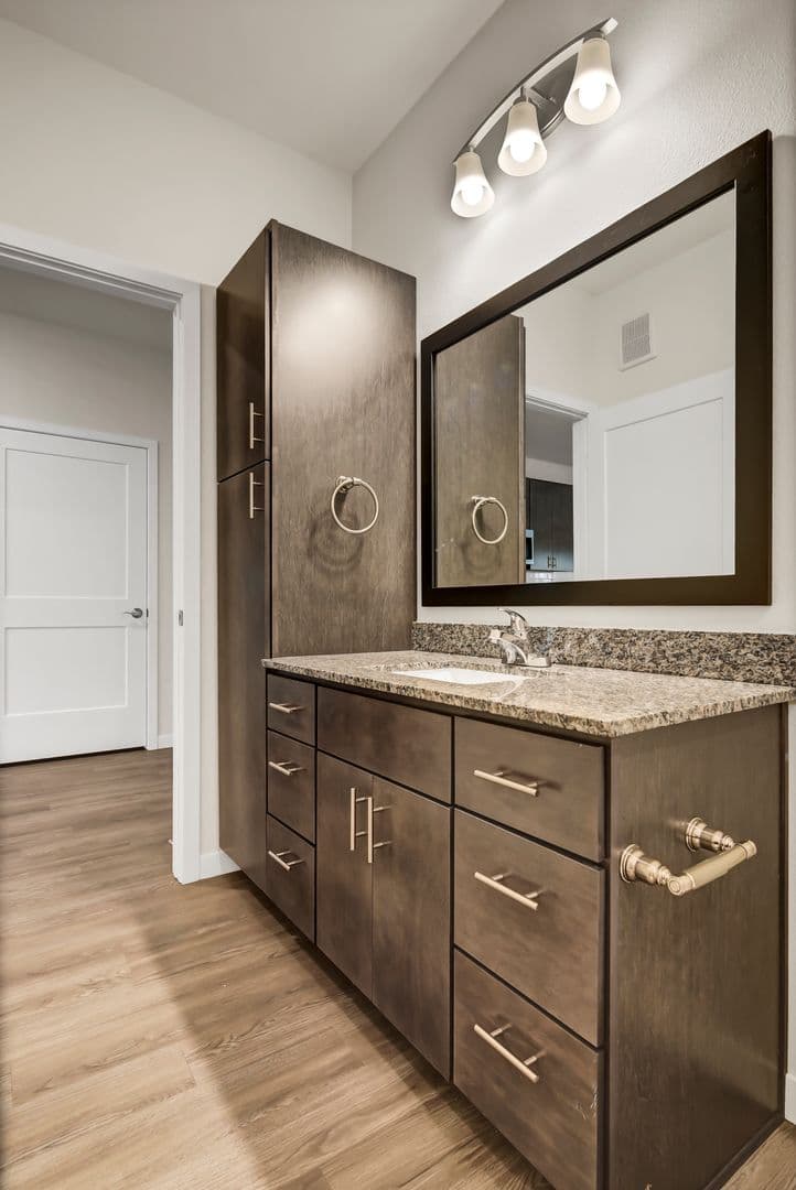 Rogers Apartment: 13650 Marshview Blvd.