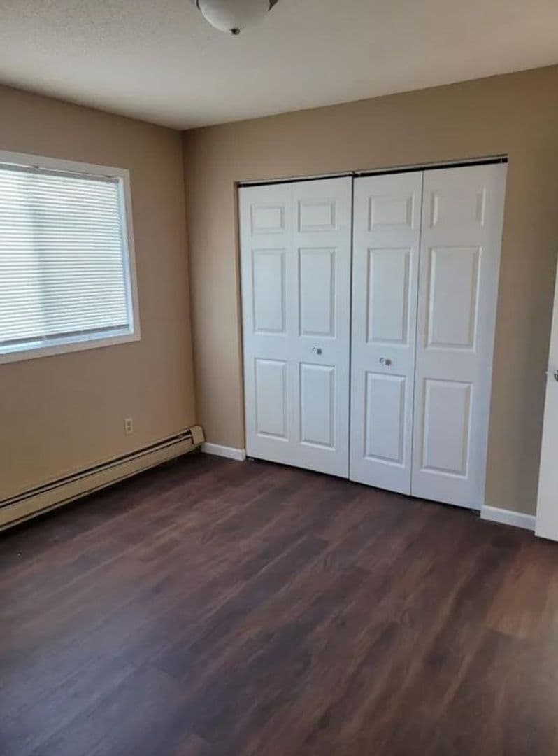St. Cloud Apartment: 421 8th Ave N
