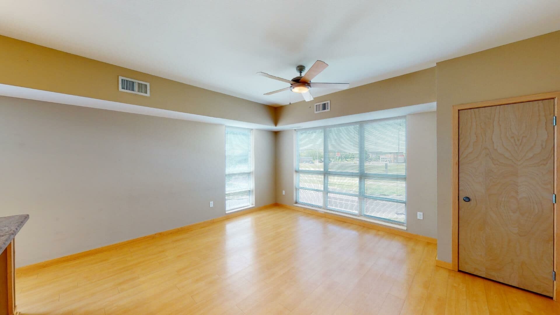 Eau Claire Apartment: 2851 Hendrickson Dr
