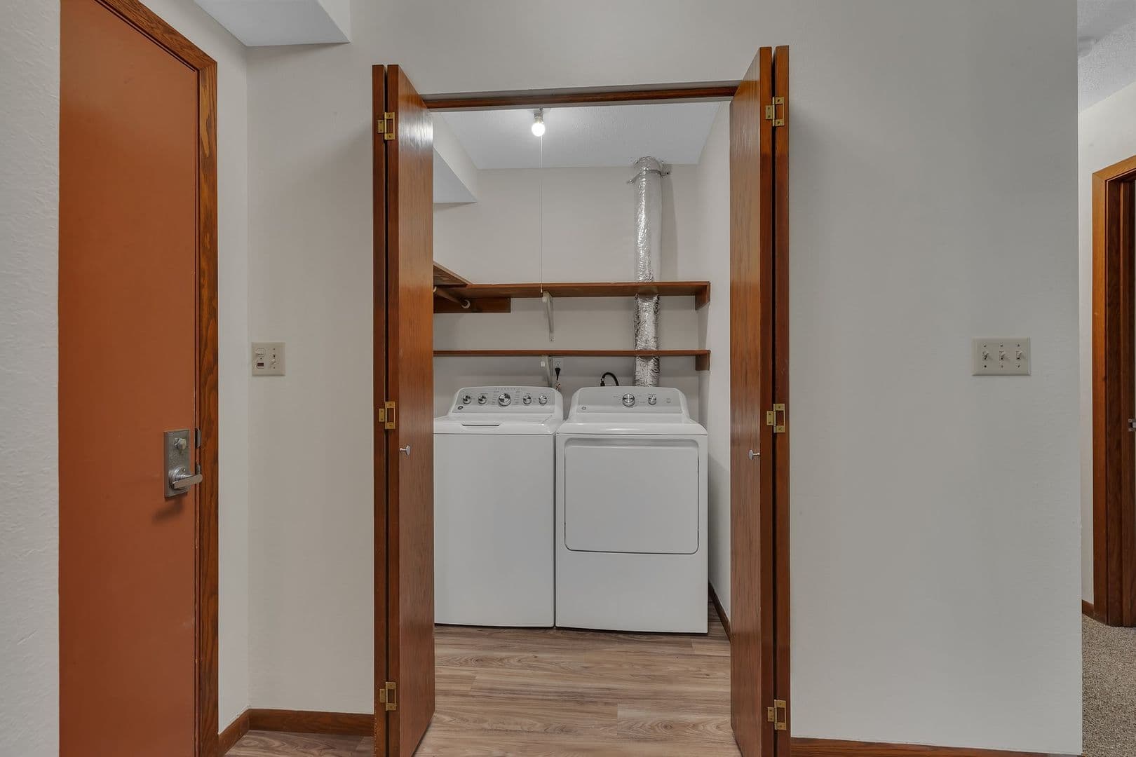 Avon Apartment: 135 Dolphin Ave NE