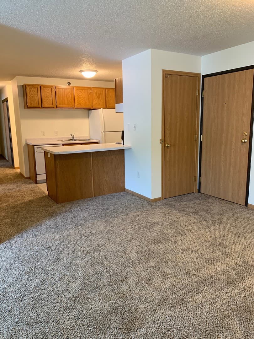 St. Cloud Apartment: 1700 University Dr SE