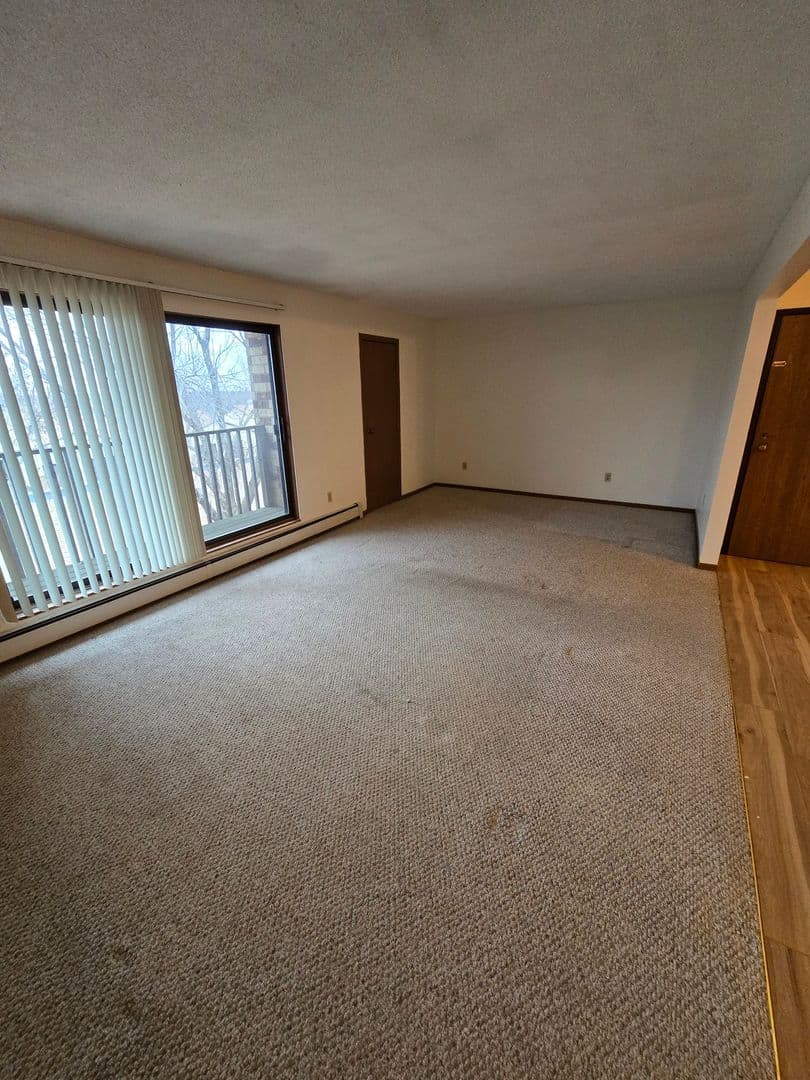 Monticello Apartment: 139 Riverview Drive
