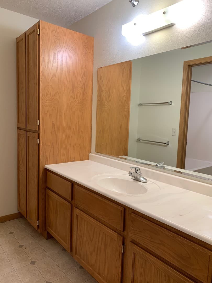 St. Cloud Apartment: 1700 University Dr SE